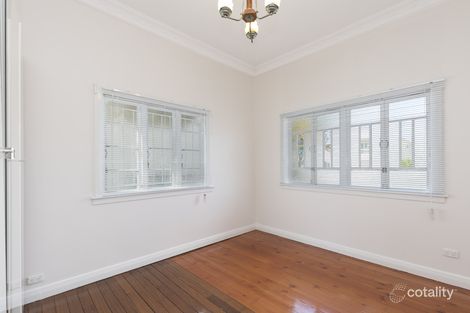 Property photo of 15 Pine Street Wynnum QLD 4178