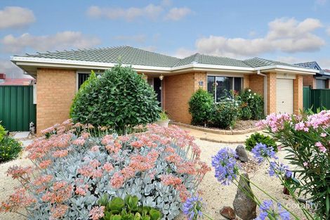 12 Flintoff Ave, Burnside, VIC 3023