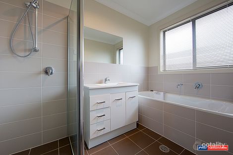 Property photo of 25 Plimsoll Drive Casey ACT 2913