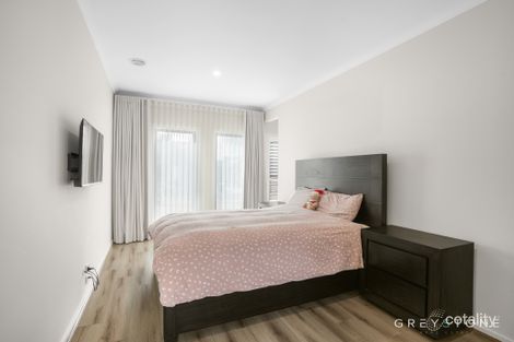Property photo of 24 Cascade Drive Aintree VIC 3336