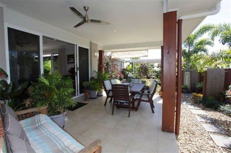 Property photo of 6 Peachtree Crescent Peregian Springs QLD 4573
