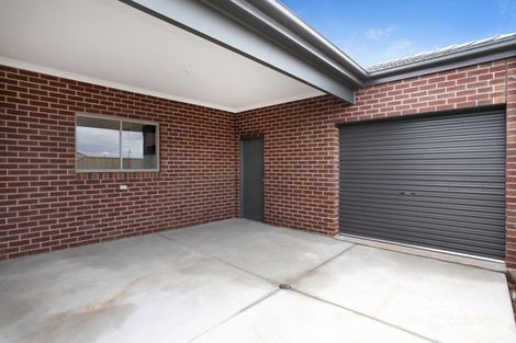Property photo of 3 Alixia Place Brookfield VIC 3338