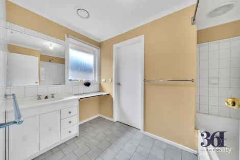 Property photo of 121 Cambridge Crescent Wyndham Vale VIC 3024