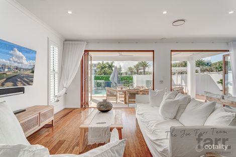 Property photo of 23 Harbour Rise Hope Island QLD 4212