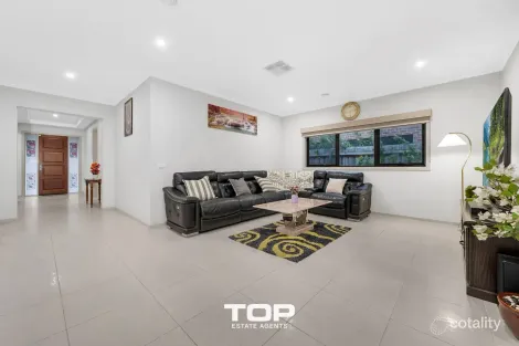 Property photo of 4 Antra Street Clyde North VIC 3978