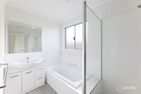 Property photo of 9/11 Redmond Road Gosnells WA 6110