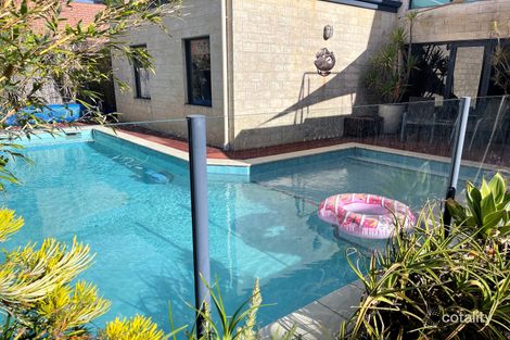 Property photo of 2 Tandy Street Salter Point WA 6152