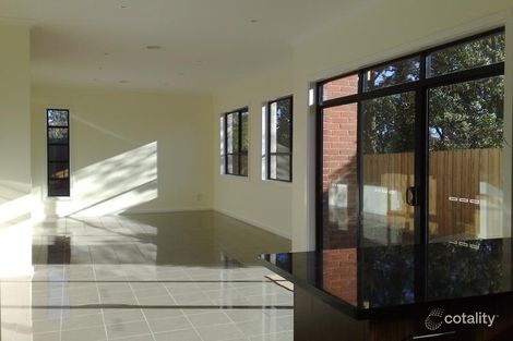 Property photo of 1/977 Doncaster Road Doncaster East VIC 3109