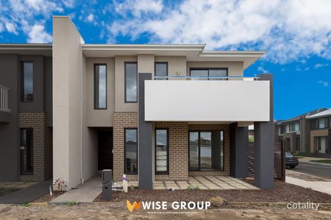 2 Quintino Walk, Clyde North, VIC 3978