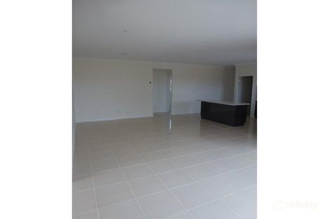 Property photo of 32 Nantha Way Brookfield VIC 3338