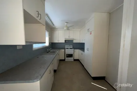Property photo of 12 Beresford Crescent Dysart QLD 4745
