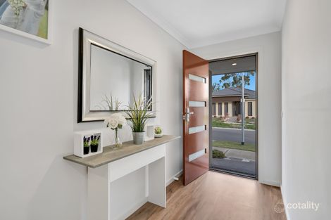 Property photo of 31 Nagle Crescent Cranbourne West VIC 3977