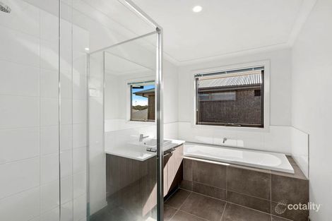 Property photo of 23 Maroubra Street Armstrong Creek VIC 3217