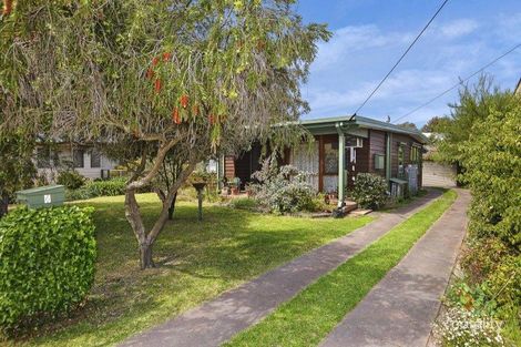 6 Rayleigh Ave, Queenscliff, VIC 3225