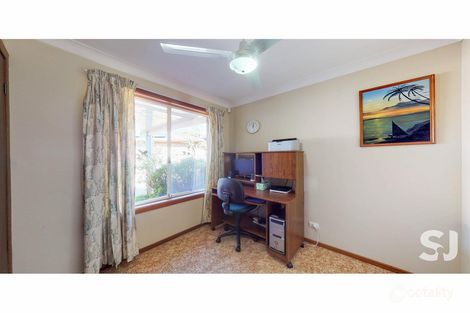 Property photo of 16 Flinders Close Dubbo NSW 2830