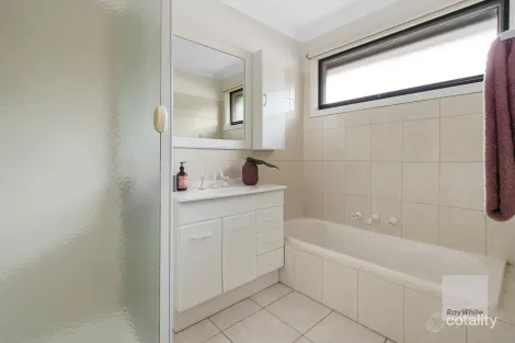 Property photo of 140 McLeans Road Bundoora VIC 3083