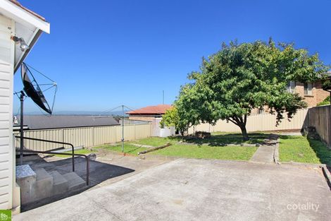 Property photo of 4 Weringa Avenue Lake Heights NSW 2502