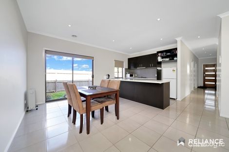 Property photo of 1/34 Finchley Park Crescent Tarneit VIC 3029