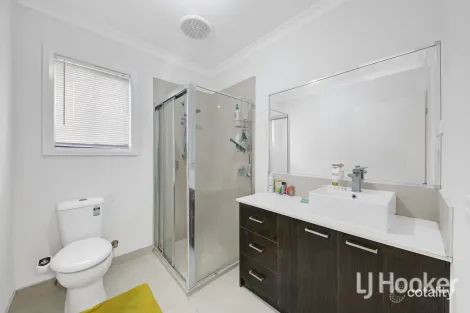 Property photo of 17 Ayesha Avenue Melton South VIC 3338