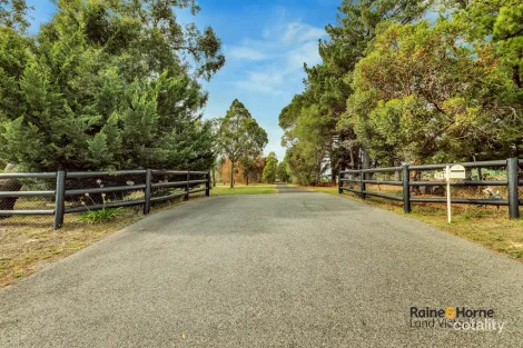 144 CENTRE RD, LANGWARRIN, VIC 3910