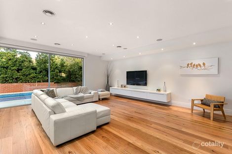 Property photo of 10 Madel Avenue Strathmore VIC 3041