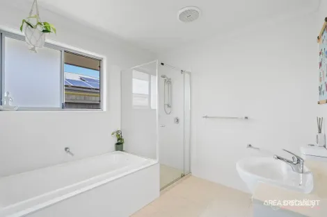 Property photo of 25 Seabright Circuit Jacobs Well QLD 4208