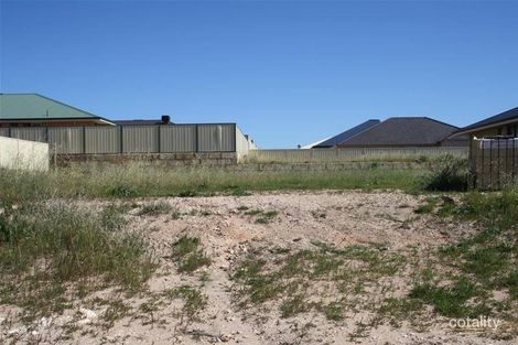 15 Awanui St, Wandina, WA 6530