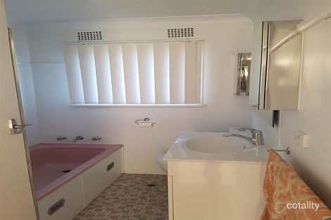 Property photo of 10 Hitter Avenue Casula NSW 2170