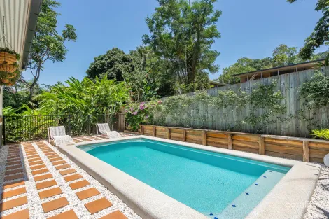 2/67a Old Smithfield Rd, Freshwater, QLD 4870