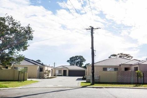 Property photo of 4/10 Pine Court Kelmscott WA 6111