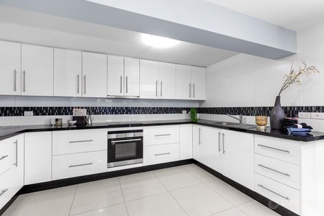 Property photo of 68 Mount Ommaney Drive Jindalee QLD 4074