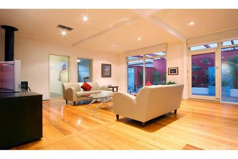 Property photo of 7 Loyola Court Watsonia VIC 3087