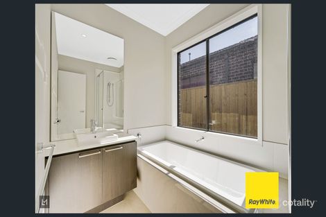 Property photo of 11 Lay Street Tarneit VIC 3029