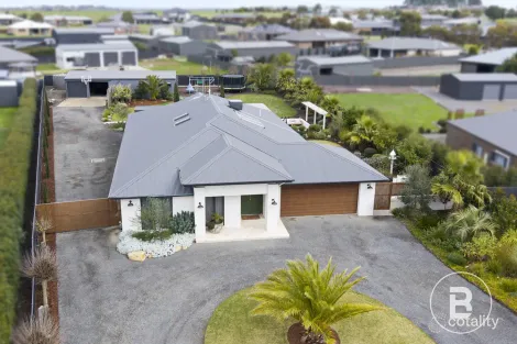 22 Maxwell St, Cardigan, VIC 3352