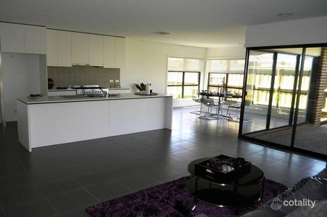 Property photo of 11 Sandarra Boulevard Sandhurst VIC 3977