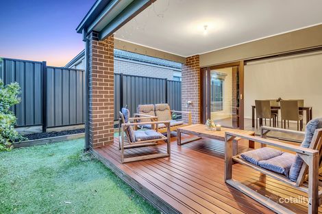 Property photo of 43 Versant Drive Craigieburn VIC 3064