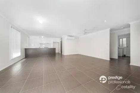 Property photo of 4 Bullrush Crescent Voyager Point NSW 2172