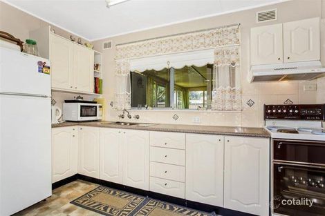Property photo of 136 Winbin Crescent Gwandalan NSW 2259