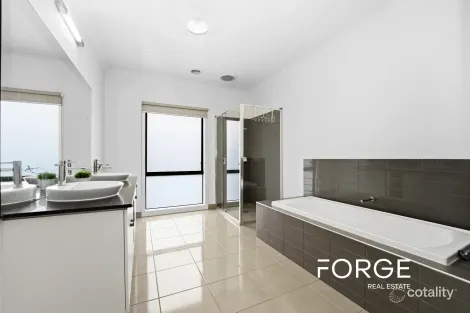 Property photo of 24 Cerridwen Street Epping VIC 3076