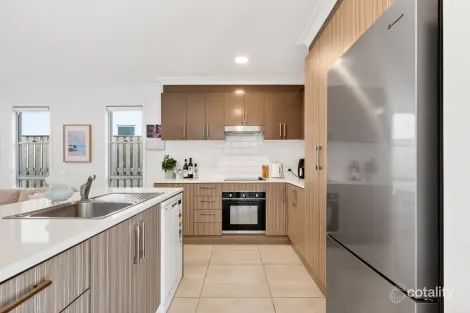 Property photo of 21/70 Willow Road Redbank Plains QLD 4301