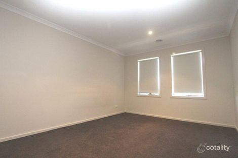 Property photo of 8/179 Rosebank Drive Cranbourne North VIC 3977