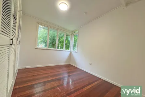 Property photo of 18 Allunga Drive Glen Eden QLD 4680