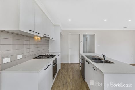 Property photo of 2/38 Willandra Boulevard Harkness VIC 3337
