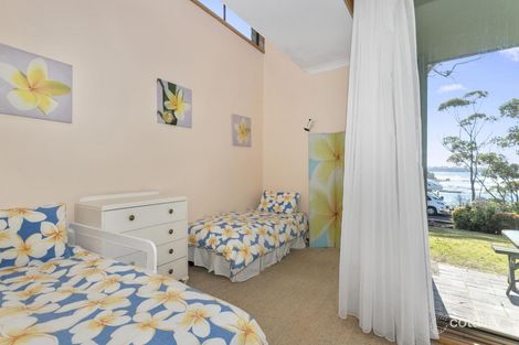 Property photo of 16 Shipton Crescent Mollymook NSW 2539