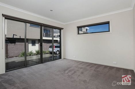 Property photo of 12/8 The Crossing Caroline Springs VIC 3023