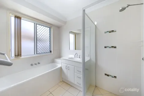 Property photo of 28 Hubner Drive Rothwell QLD 4022