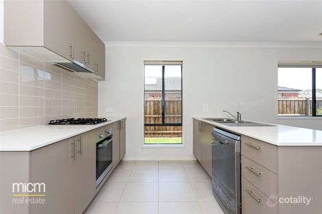 Property photo of 106 James Melrose Drive Brookfield VIC 3338