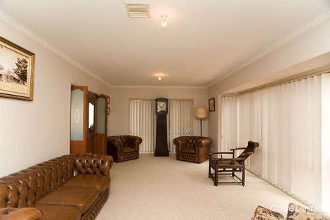 Property photo of 44 Solent Crescent Taylors Lakes VIC 3038