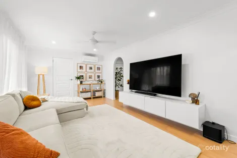 Property photo of 50 Coleman Crescent Springwood QLD 4127