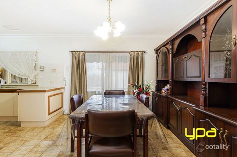 Property photo of 39 Stradbroke Drive St Albans VIC 3021